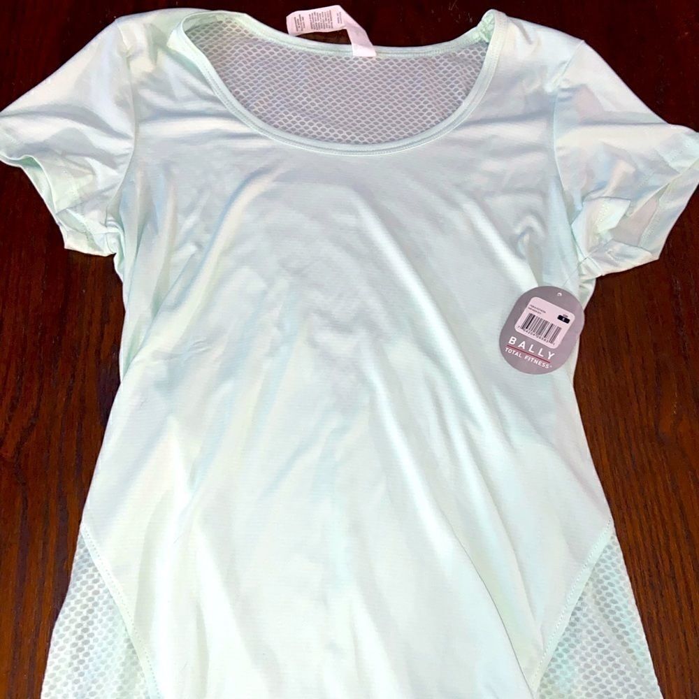 Woman’s NWT Bally athletic top